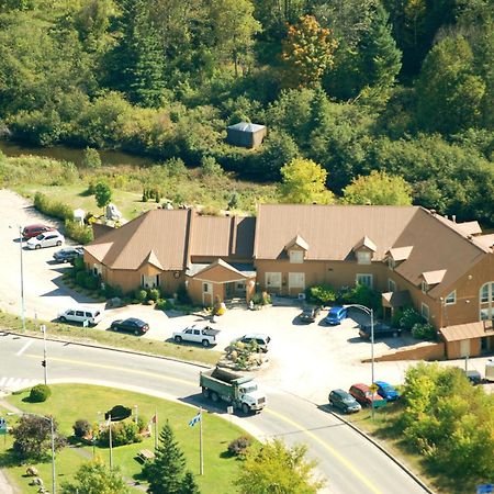 Hotel Alila サン・ソヴェ－ル・デ・モン エクステリア 写真