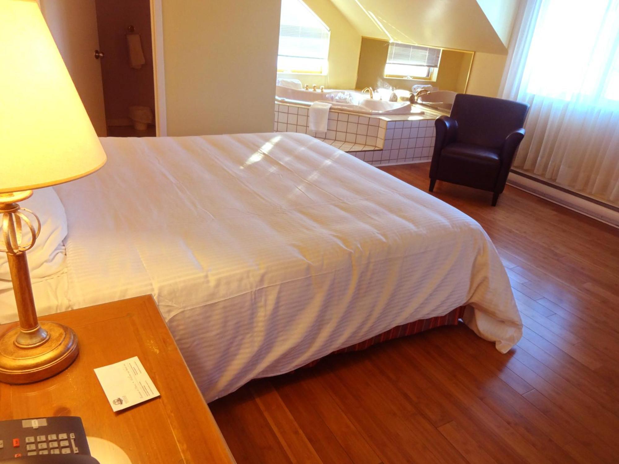 Hotel Alila サン・ソヴェ－ル・デ・モン エクステリア 写真